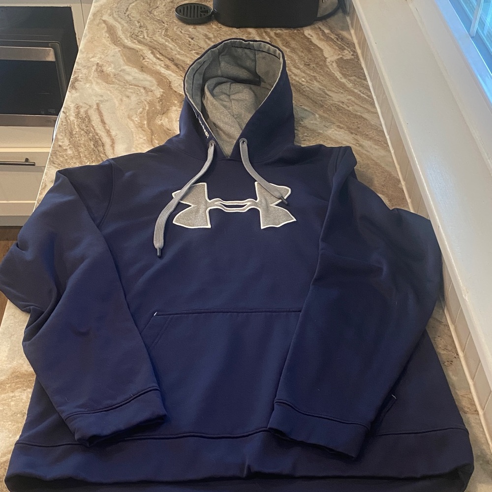 Men’s under Armour, extra large navy blue gray and white hoodie